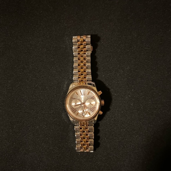 Michael Kors Oversized Lexington Two-Tone Watch - Picture 3 of 5